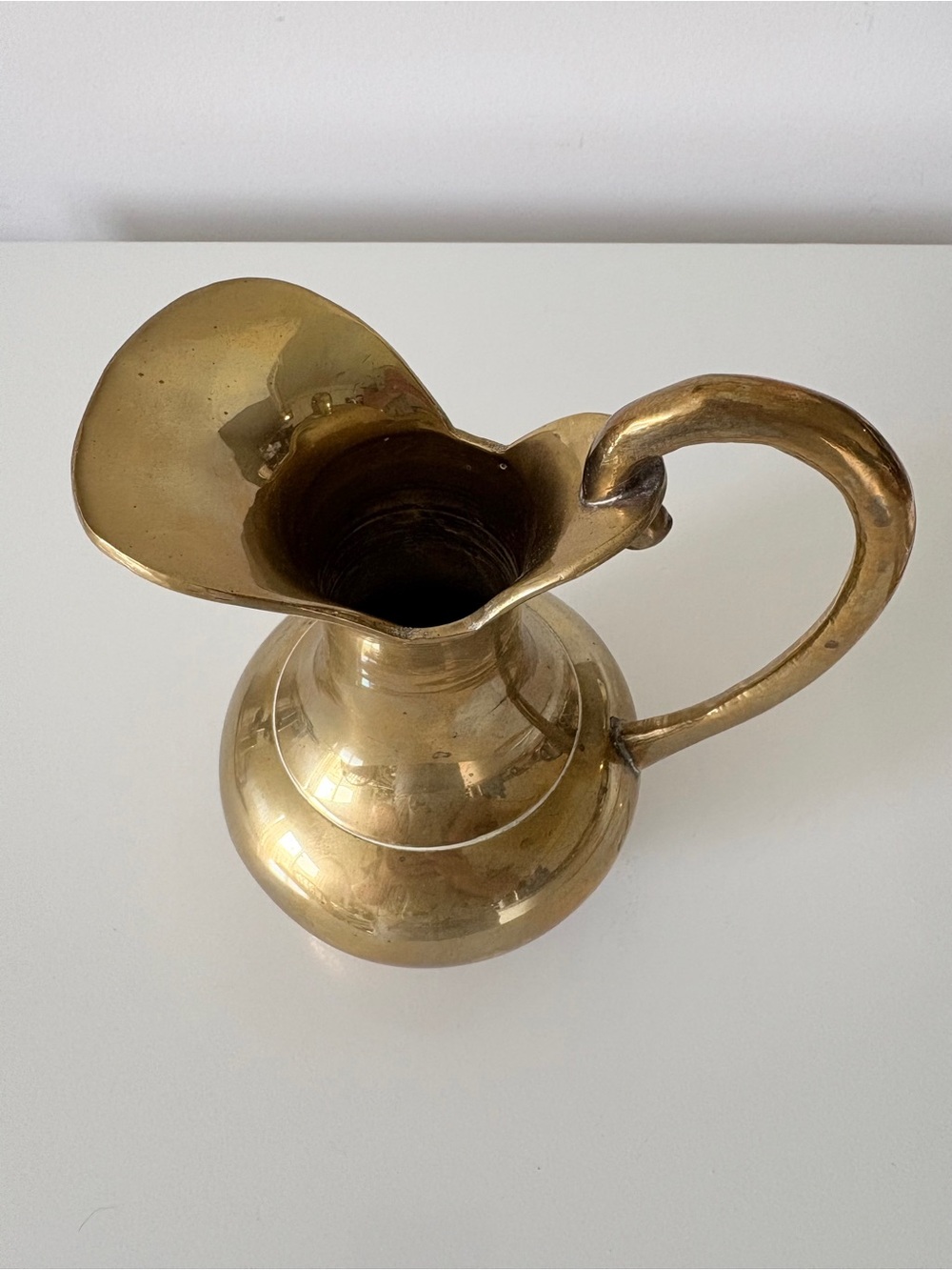 Vintage Brass Pitcher 8" Heavy Solid Brads Ewer Vase Made in India - Picture 4 of 9
